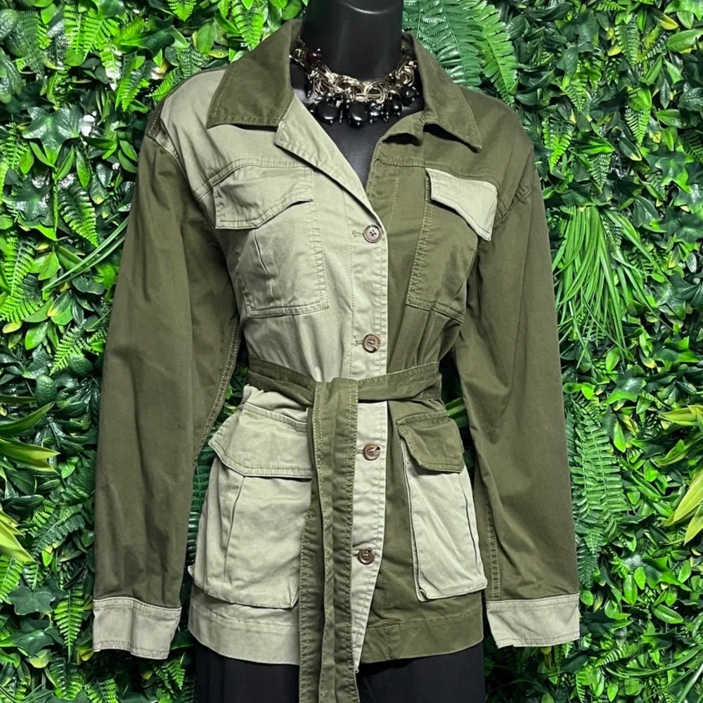 Banana Republic stylish colorblock